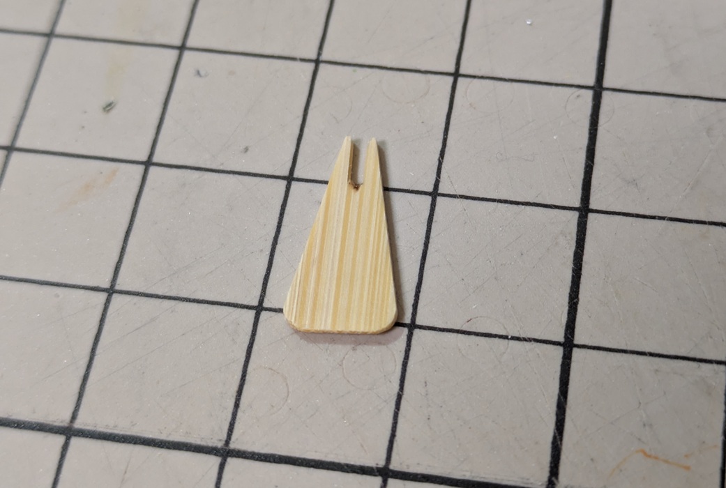 切り出した竹製リップ